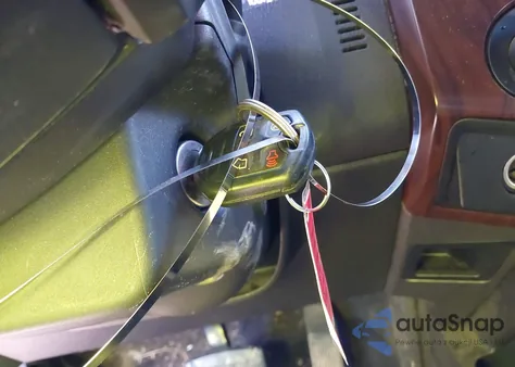 2011 Ford F-250 Lariat z USA, uszkodzony, nr VIN 1FT7W2BT2BEC46117